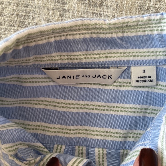 🧸Janie and Jack Boy Button-Down Shirt - Picture 3 of 10